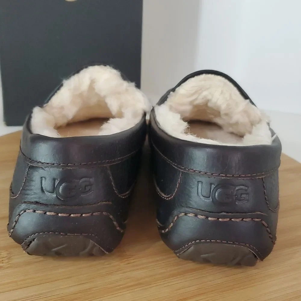 UGG Men's Ascot Slipper Dark Spice Leather Sheep Wool Size 8 NIB